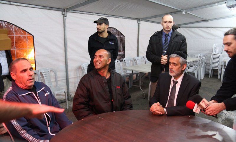 'לפני שמטפלים בסלולאר צריך לטפל באנשים'