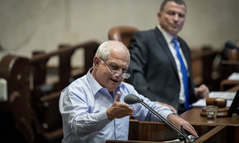 פנייה ליועמ"ש: להסיר את חסינותו של חיים כץ