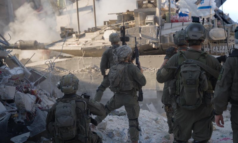 בהכוונה מודיעינית: צה"ל עצר 240 מחבלים בבית חולים בעזה