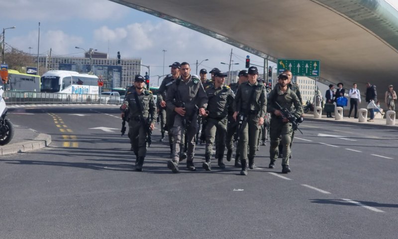 מפגינים חסמו את הכניסה לירושלים. עצורים במקום