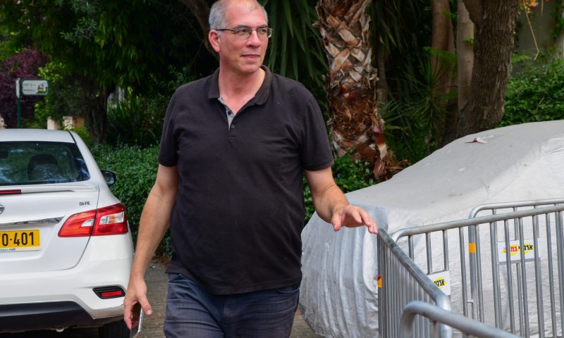 הפגישה שתכריע? אורבך נועד עם הרב יצחק לוי