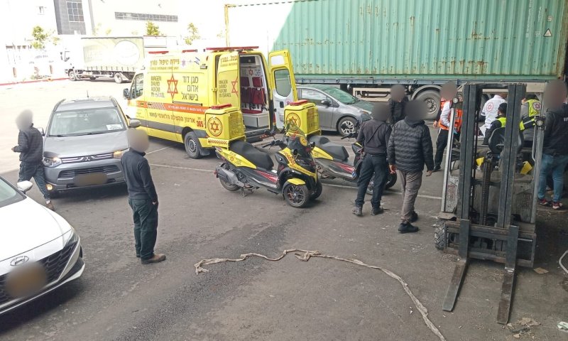 תאונת עבודה רביעית ביממה: פועל נפצע קשה ממלגזה בנתיבות