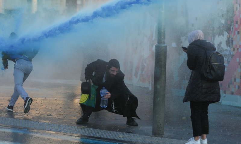 עליית מדרגה: מפגינים חרדים חוסמים את כביש 4
