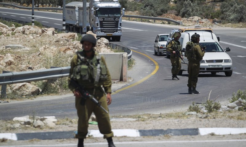 חשד: ערבים ניסו לחטוף חייל בצומת המוביל
