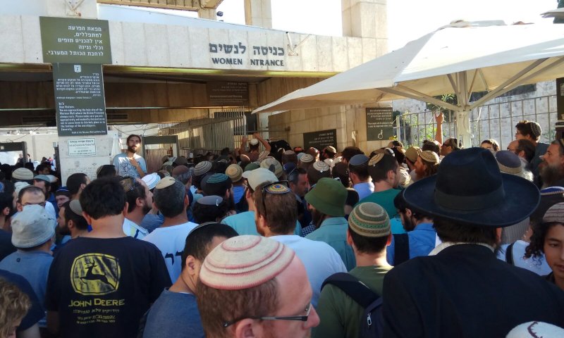 צפו: שיא במספר היהודים העולים להר הבית