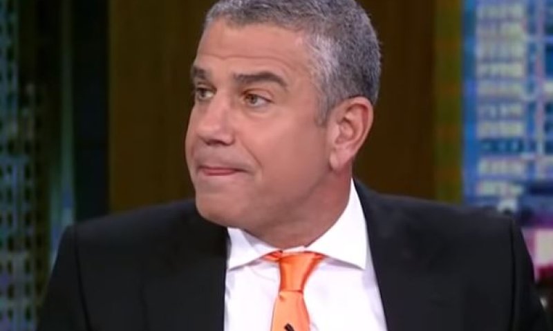 ינון מגל עוקץ: "לא מפחדים מהצפת הארץ בפליטים.."