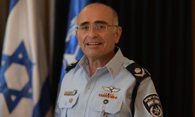 רעידת אדמה במשטרה: הסמפכ"ל הודיע על פרישה
