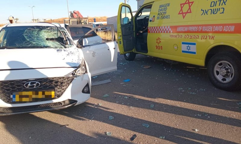 ארבעה פצועים, בהם שני ילדים בתאונה בנתיבות