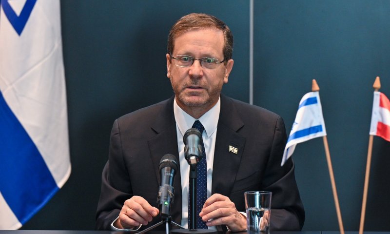 הרצוג: "המציאות מחייבת להגיע להסכמות"