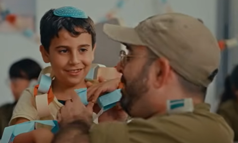 "תע-סוכה מבצעית": אמיר מויאל בעוד סרטון קורע