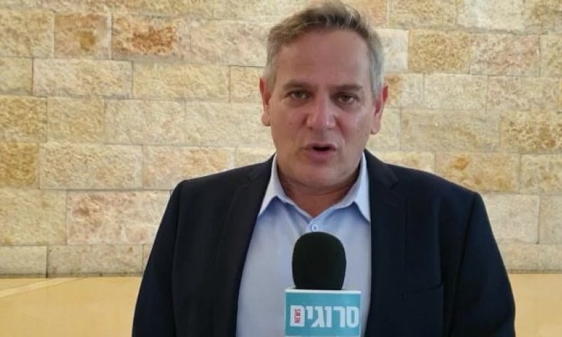 לא מתרגשים מבנט: מרצ מתעקשת על תיק החינוך