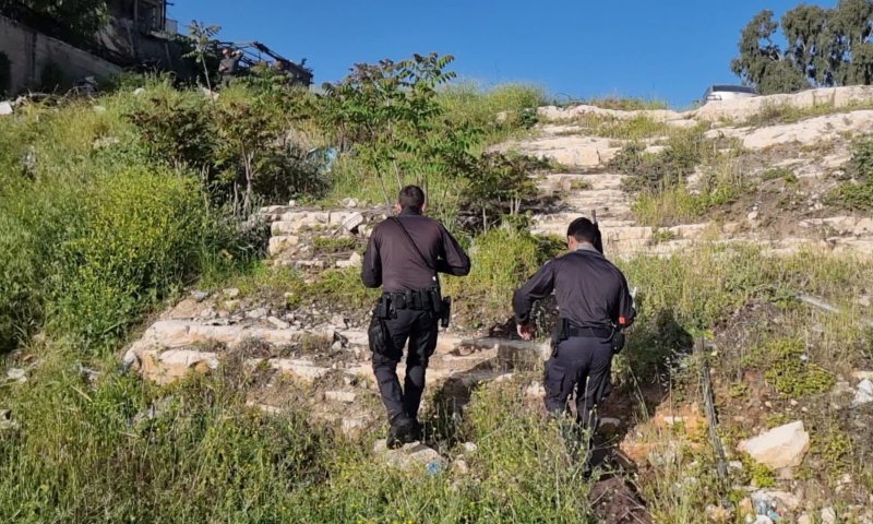 המצוד אחר המחבל נמשך, המשטרה איתרה את הנשק