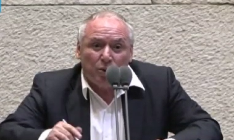 צפו: השר דודי אמסלם מתפוצץ על בני גנץ