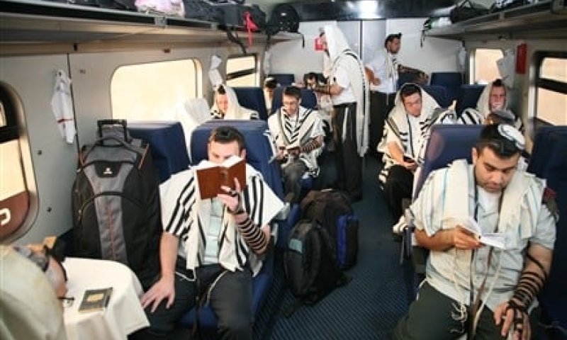 תערוכה חדשה: איך נראים בתי הכנסת בישראל?