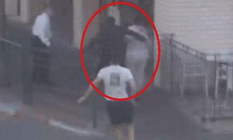 האיש שדילג מעל הפצועה קיבל תעודת הוקרה