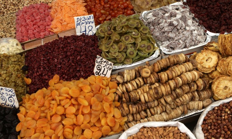 "להתחבר לארץ ישראל דרך הפירות"