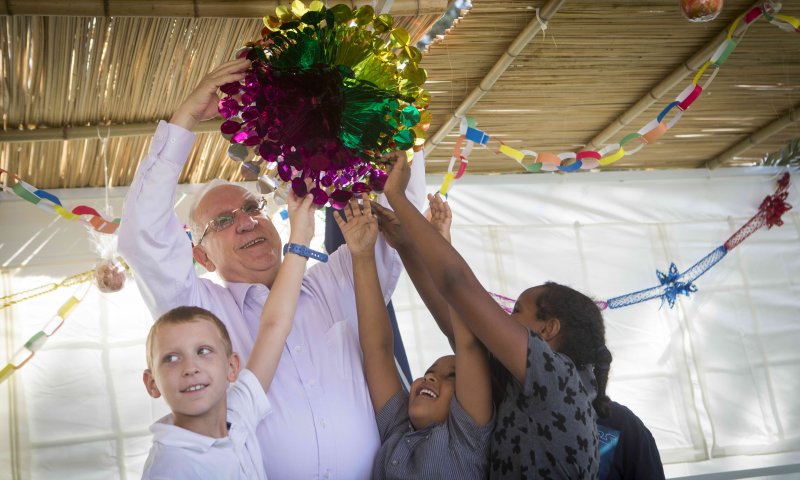 קל ויפה: רעיונות לקישוטים מחומרים שיש בכל בית