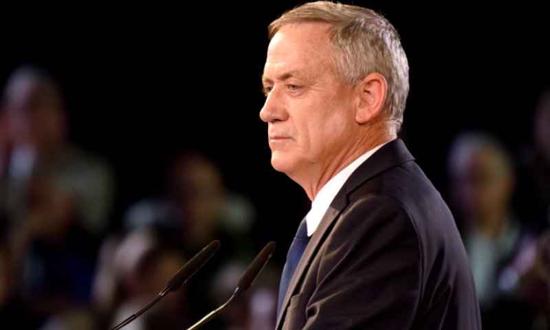 סקר: גנץ או לפיד- מי צריך להנהיג את גוש השמאל?