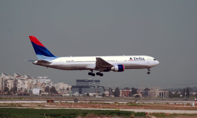 25 פצועים במערבולת אוויר חריגה: טיסת דלתא נחתה בחירום