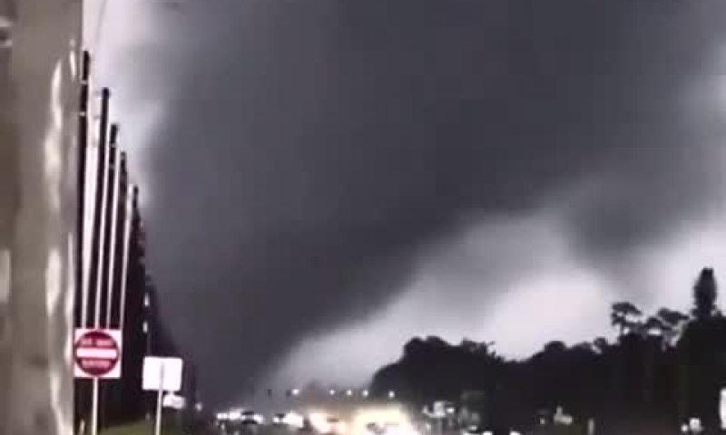 הוריקן בארה"ב: מיליונים מנותקי חשמל, מספר אנשים נהרגו