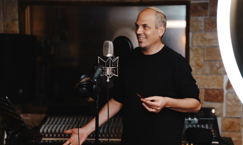 ישי רוסנק בשיר מרגש: "הפתק של אמא"