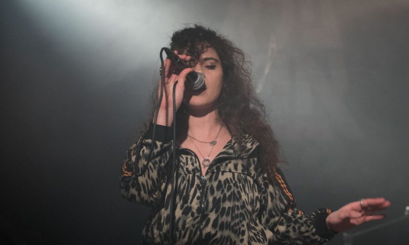 "מבקשת מחילה"| הסינגל החדש של יסמין מועלם