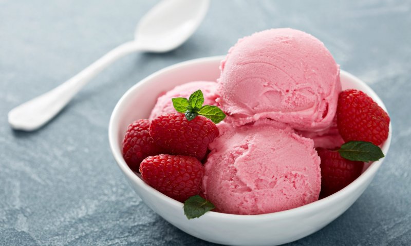 מי צריך בן אנד ג'ריס? מתכון לגלידת תות ביתית