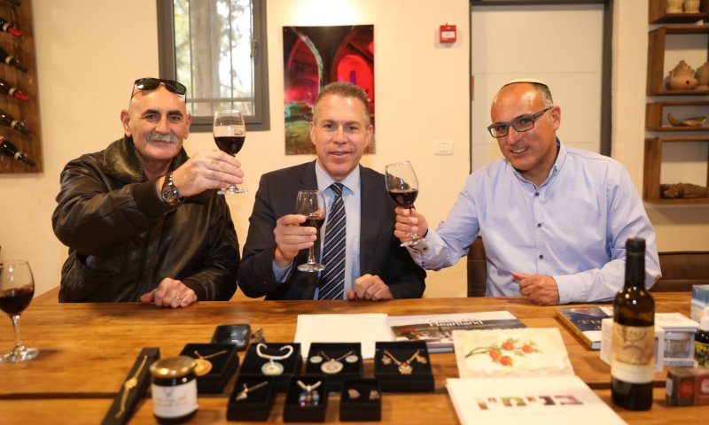 ממשיכים את המאבק בחרם על חקלאי יו"ש