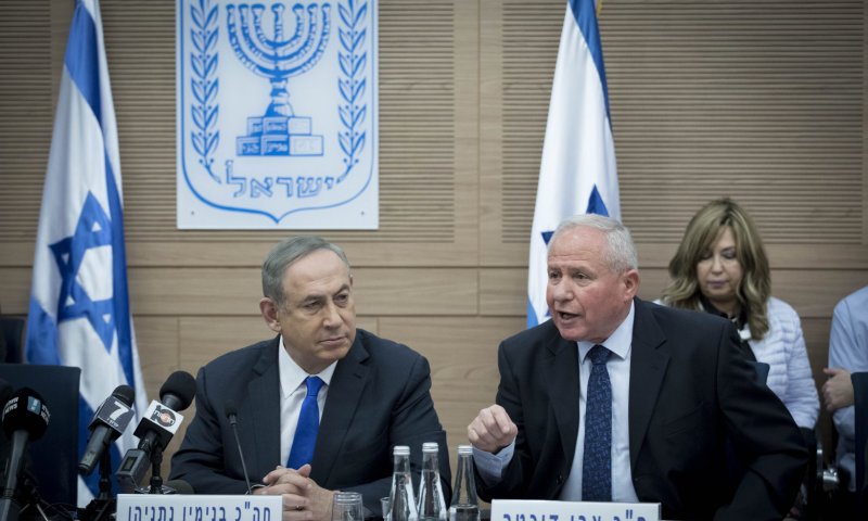 לפני ישיבת הקבינט הדרמטית: דיכטר שוחח עם ראשי הרשויות מהצפון