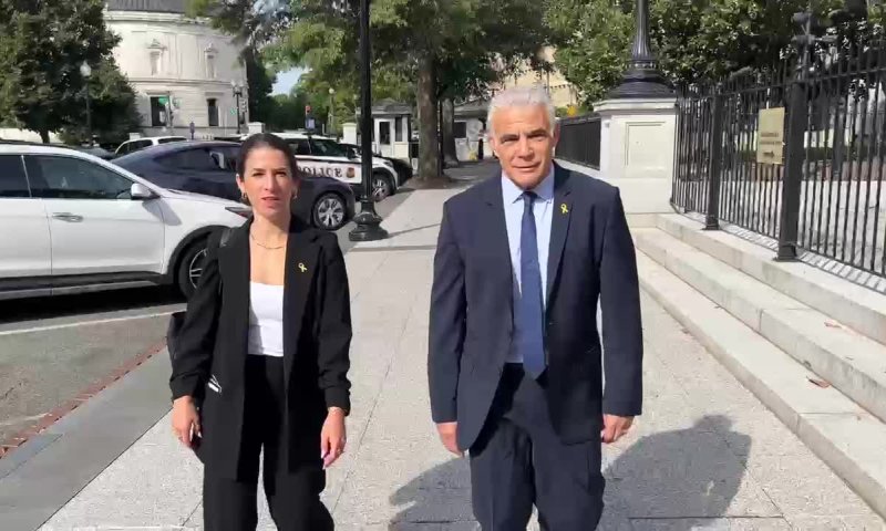 לפיד: "חיזבאללה מחריב חבל ארץ, קרובים לסכנת מלחמה קשה"