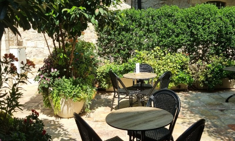 מולאן דורה: טחנת הזהב שכובשת את ירושלים בסגנון צרפתי כשר