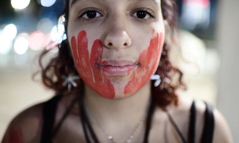הוגש כתב אישום נגד הבעל שתקף את אשתו ההרה