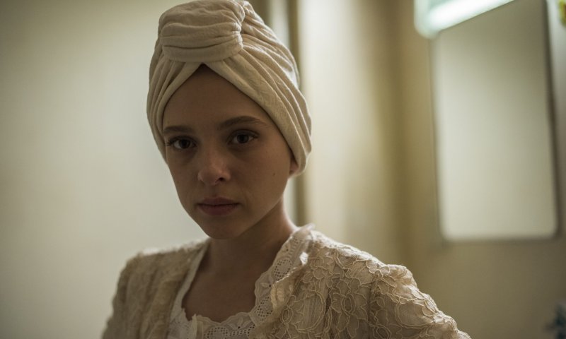 שירה האס כובשת מגזין אופנה נחשב