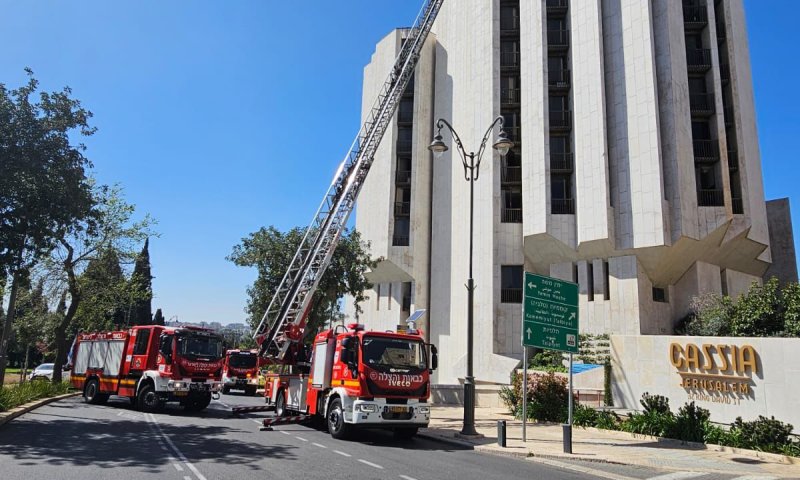שריפה פרצה במלון בו נמצאים מפונים מעוטף עזה