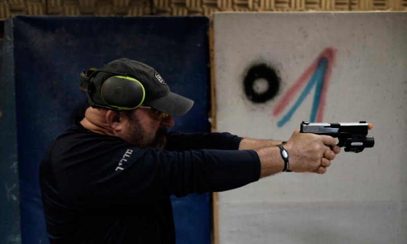 להגביר את הביטחון האישי: כך תוציאו רישיון נשק