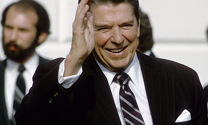 כל מה שלא ידעתם על רונלד רייגן | ביקורת ספרים