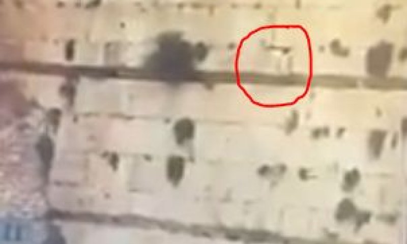 חצי שנה אחרי: מה גרם לנפילת האבן מהכותל. צפו