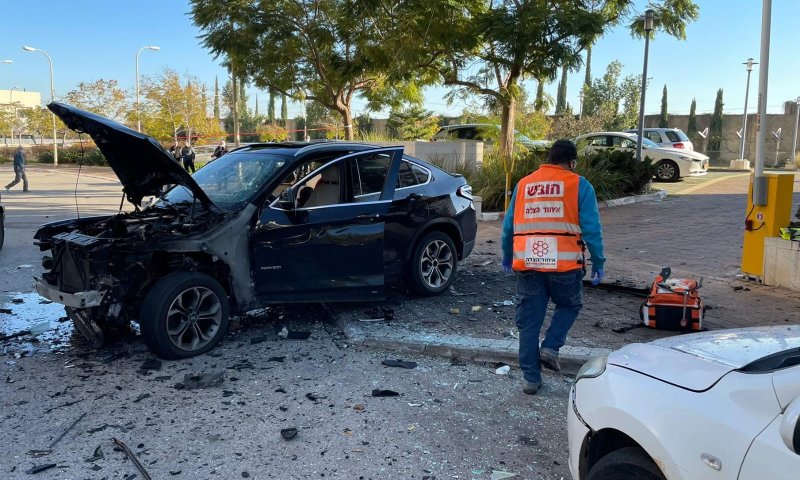 אם וביתה נפצעו מפיצוץ ברכב ברחובות