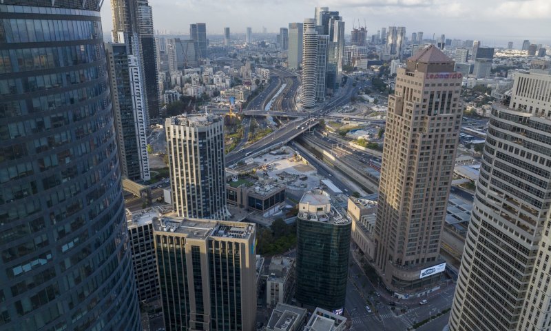 לאחר המתקפה: המרחב האווירי של ישראל נפתח