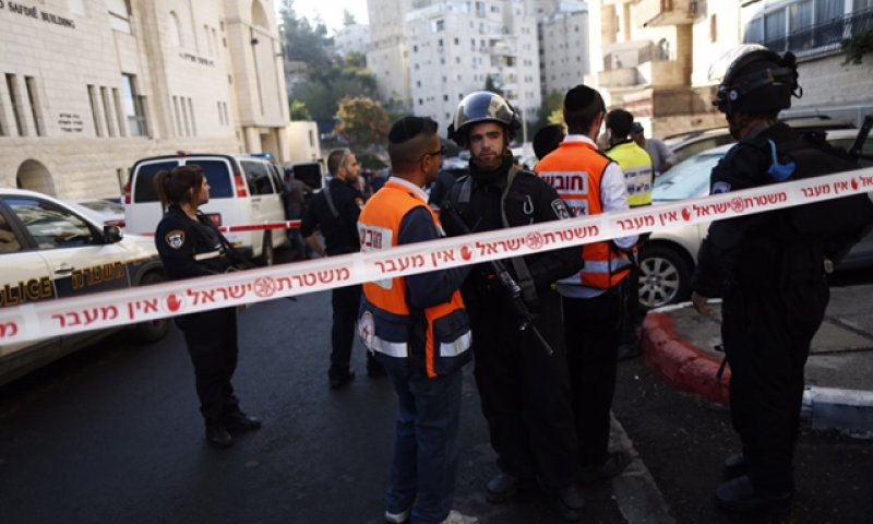 צפו: השוטר שחיסל את המחבלים משחזר