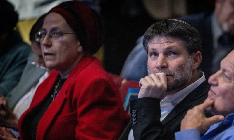 סטרוק לא מתנצלת: גם לנו מותר לאחוז בדעותינו