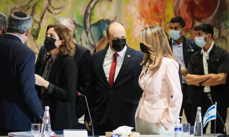 רגע לפני פתיחת הלימודים: בנט יכנס דיון היערכות סופי