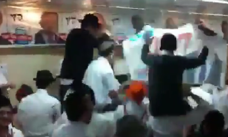 מסע הישיבות הלילי של יוני שטבון. צפו