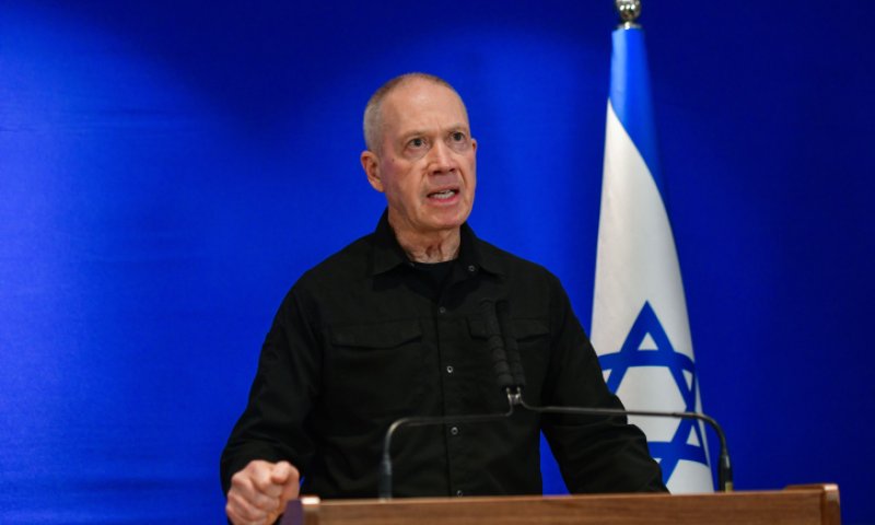 גלנט מבהיר: "כולם חייבים להיכנס תחת האלונקה"