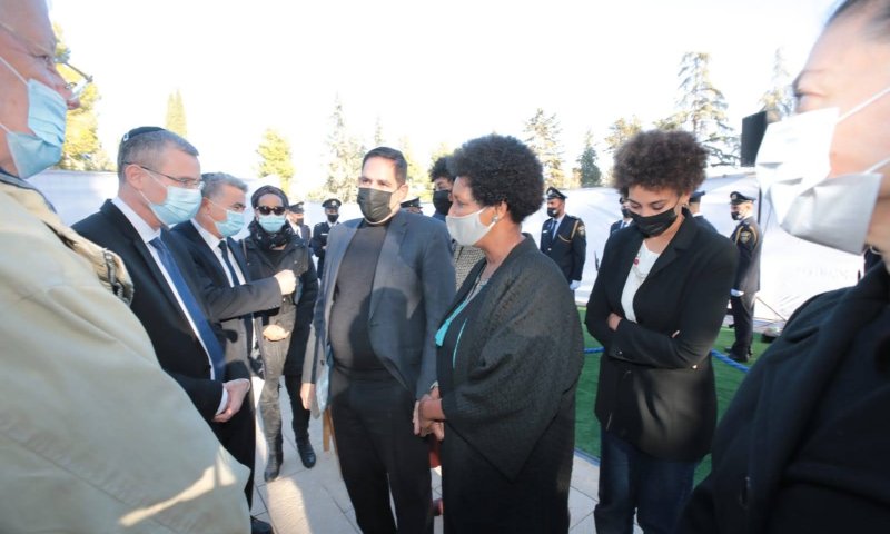 צפו: בנו של יו"ר הכנסת לשעבר בהספד מרגש לאביו