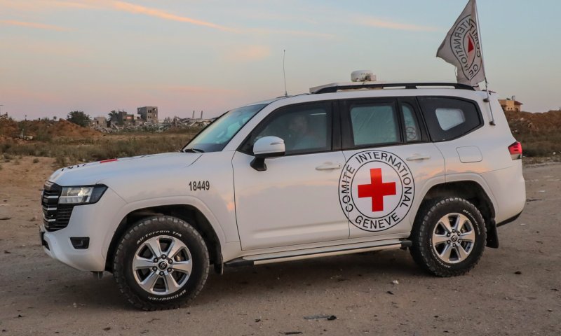 בישראל נערכים: חמאס יחזיר 2 גופות של חטופים חללים