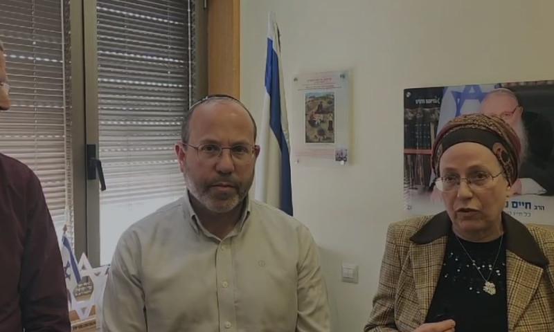 "נתניהו משחרר את החטופים הראשונים בדמם של החטופים השניים"