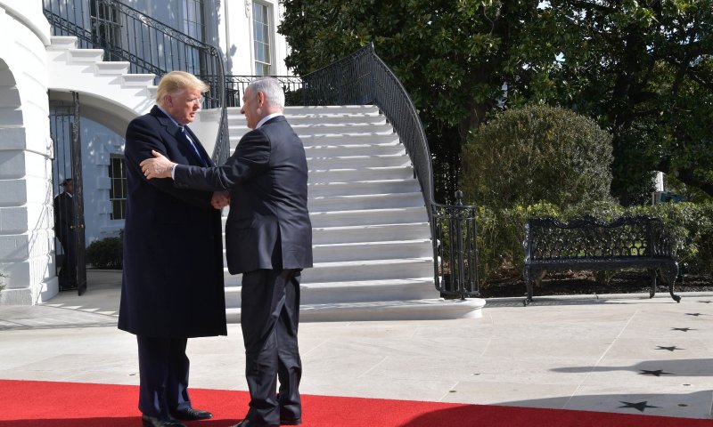 טראמפ לצד נתניהו: "זו הזדמנות לשלום, יש סיכוי"
