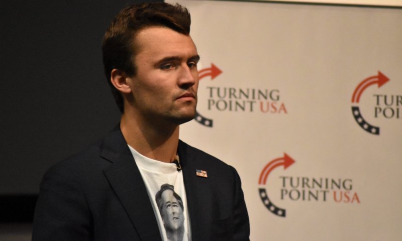 זה העונש של זרים בארה"ב ששמחו על רצח צ'ארלי קירק