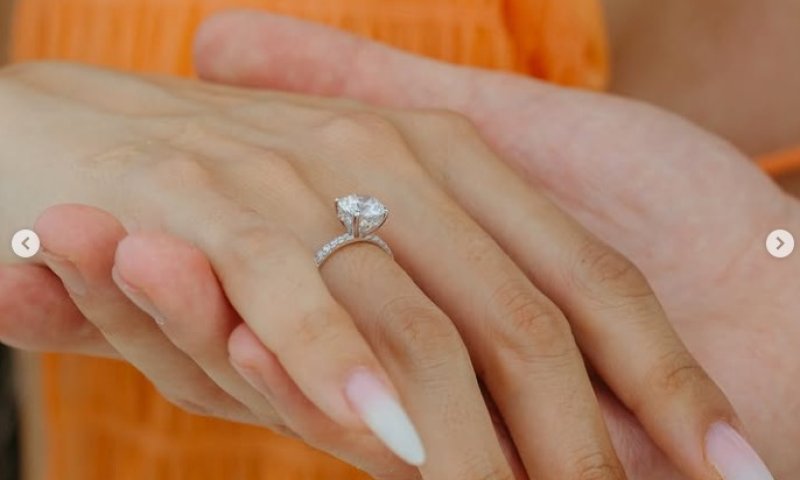 תהיה עוגת טבעת? אושיית הרשת עומר לוי התארסה